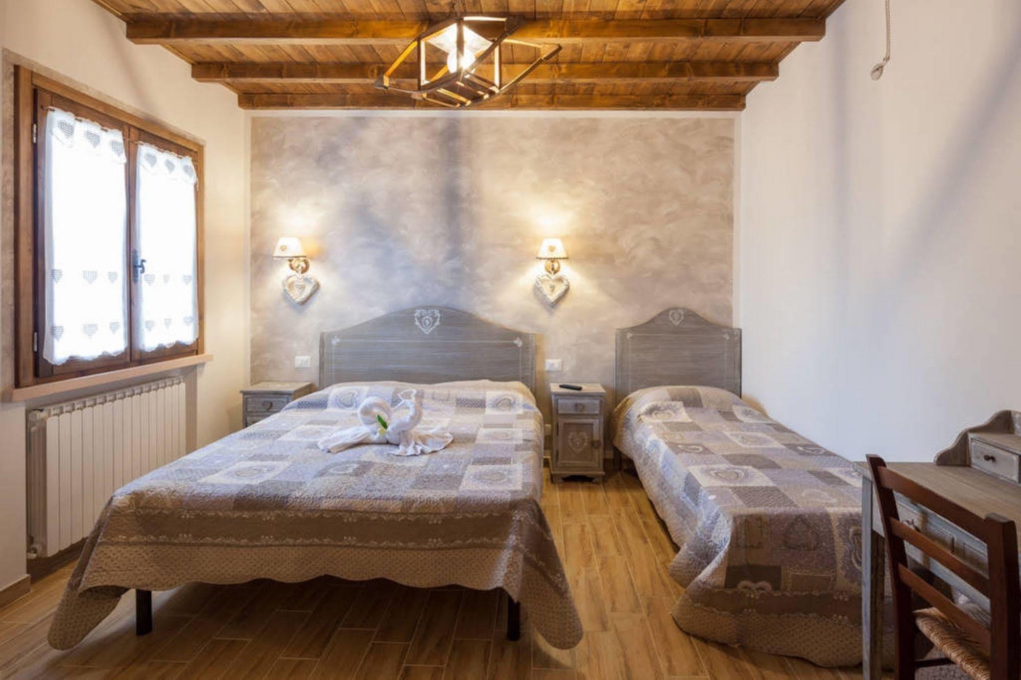 Bed and Breakfast La Casa Delle Rondini Roncoferraro Exterior foto