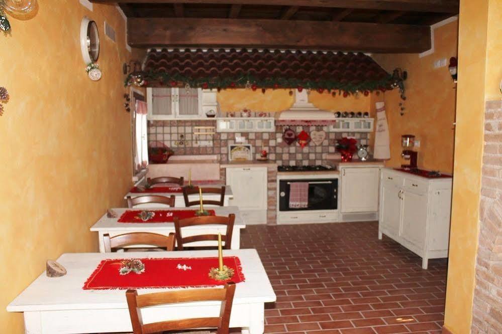 Bed and Breakfast La Casa Delle Rondini Roncoferraro Exterior foto